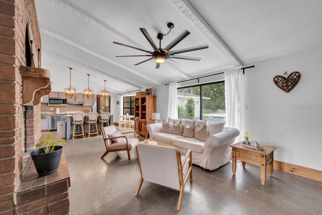 7820 LITHIA PINECREST RD, LITHIA, FL, 33547