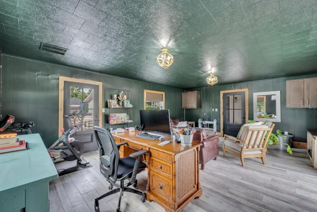 7820 LITHIA PINECREST RD, LITHIA, FL, 33547