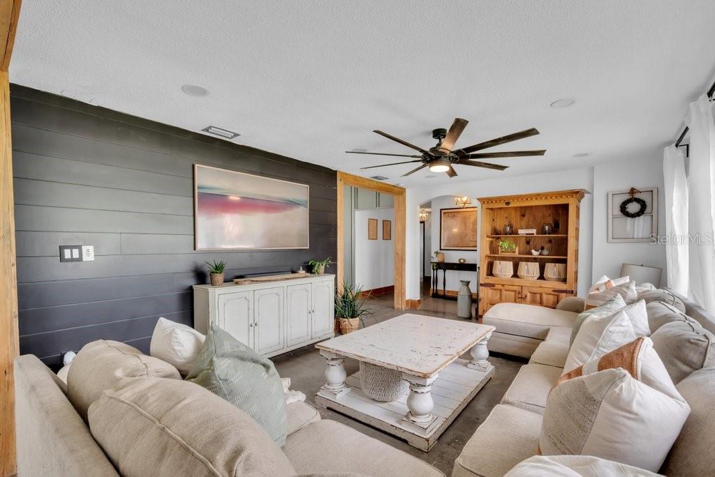 7820 LITHIA PINECREST RD, LITHIA, FL, 33547