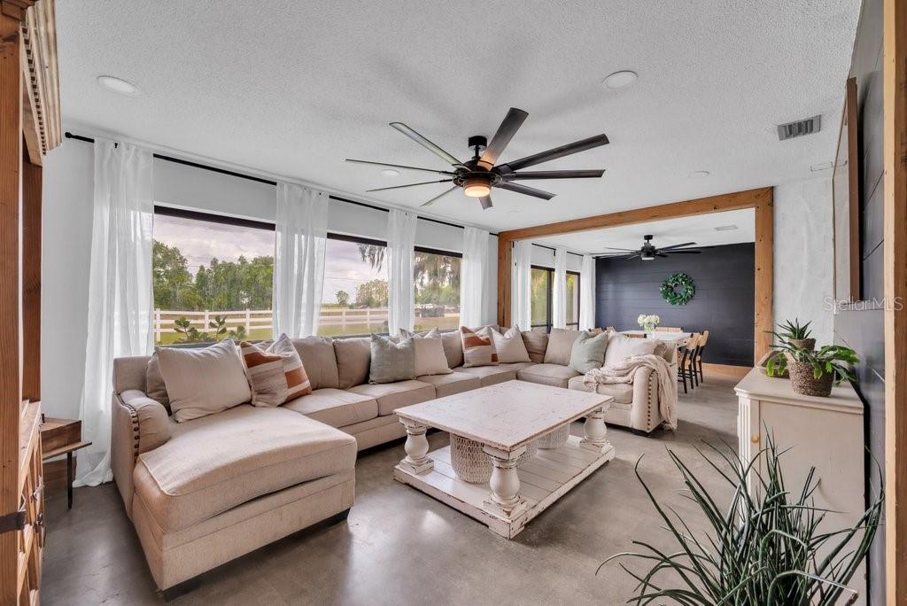 7820 LITHIA PINECREST RD, LITHIA, FL, 33547
