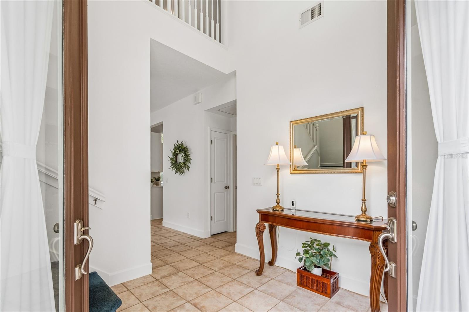 18 foot ceilings in the foyer