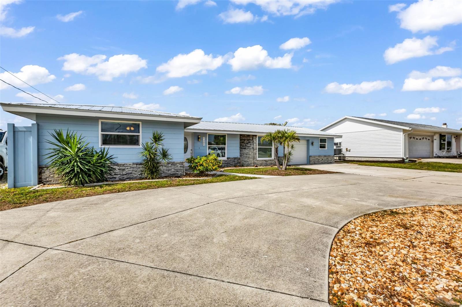21285 EDGEWATER DR, PORT CHARLOTTE, FL, 33952