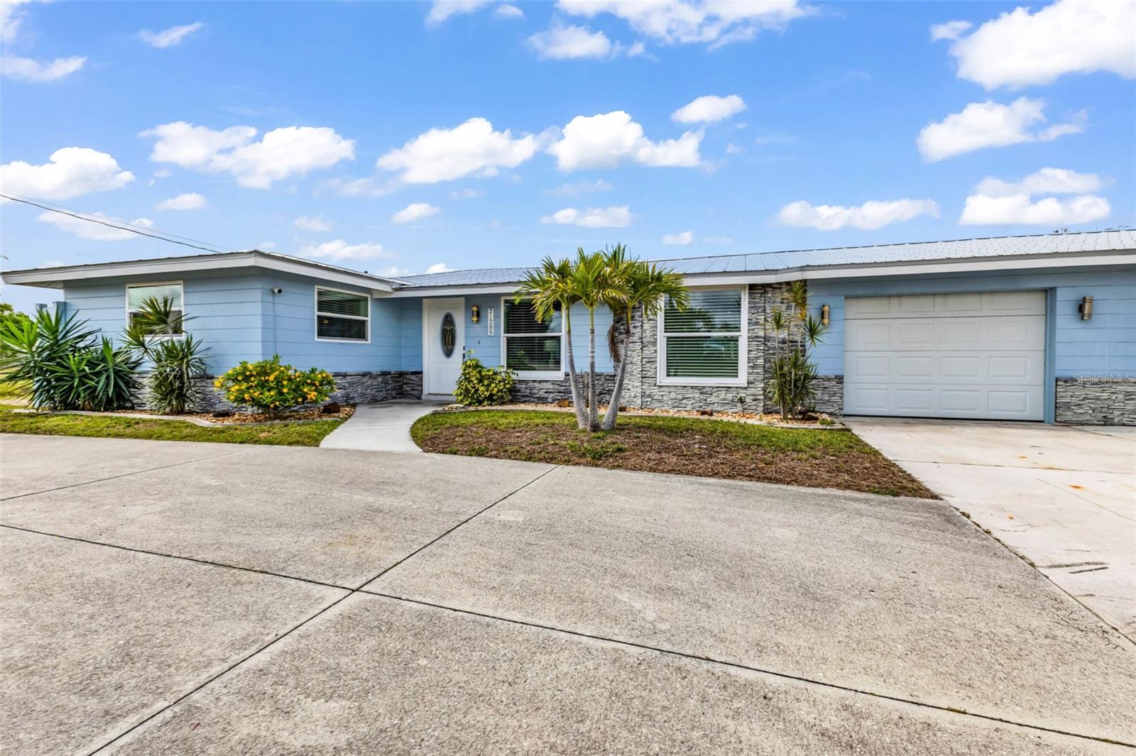 21285 EDGEWATER DR, PORT CHARLOTTE, FL, 33952