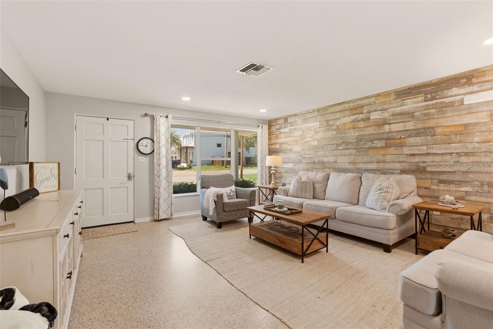 517 S PENINSULA AVE, NEW SMYRNA BEACH, FL, 32169
