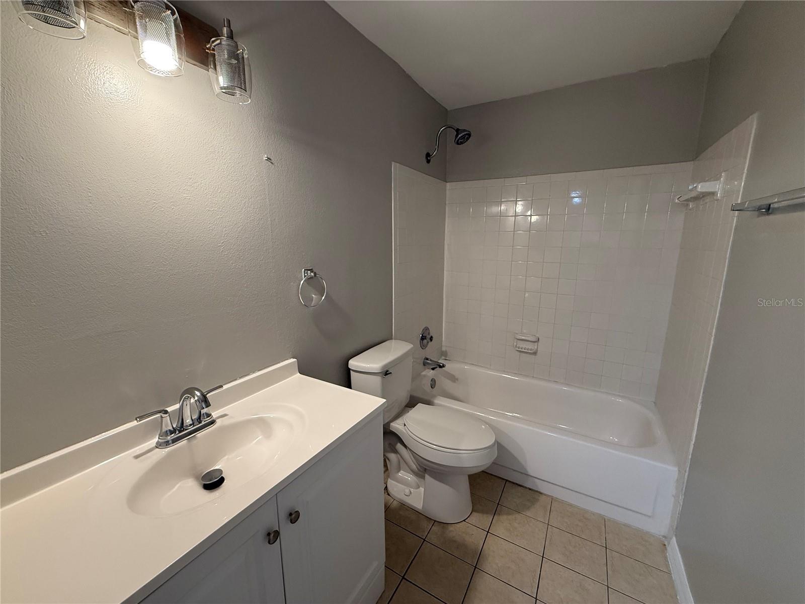 2800 N POWERS DR #9, ORLANDO, FL, 32818