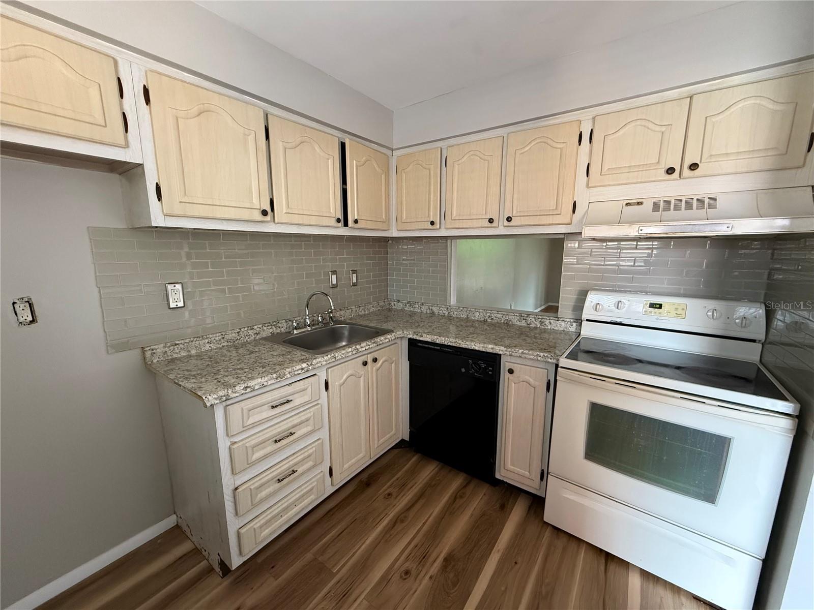 2800 N POWERS DR #9, ORLANDO, FL, 32818