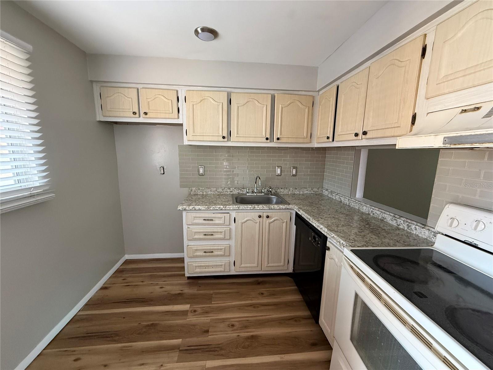 2800 N POWERS DR #9, ORLANDO, FL, 32818