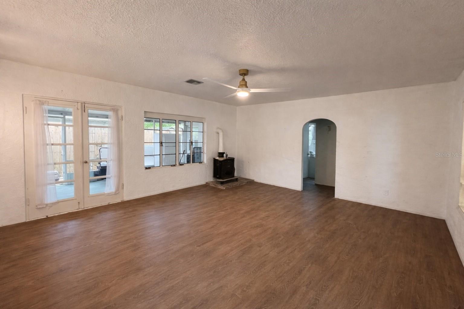 403 E JOHNSON AVE, LAKE WALES, FL, 33853