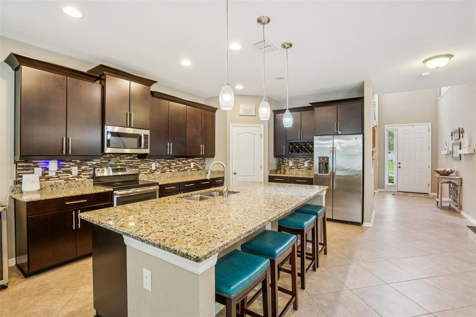210 DAKOTA HILL DR, SEFFNER, FL, 33584