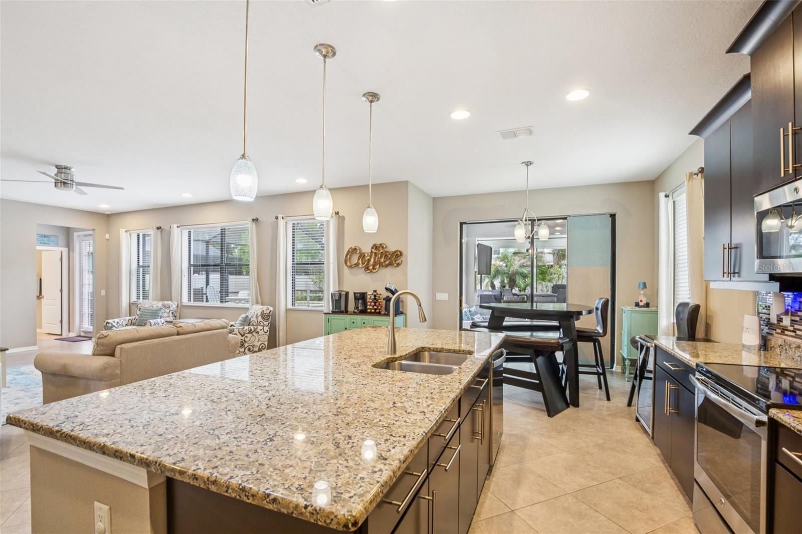 210 DAKOTA HILL DR, SEFFNER, FL, 33584