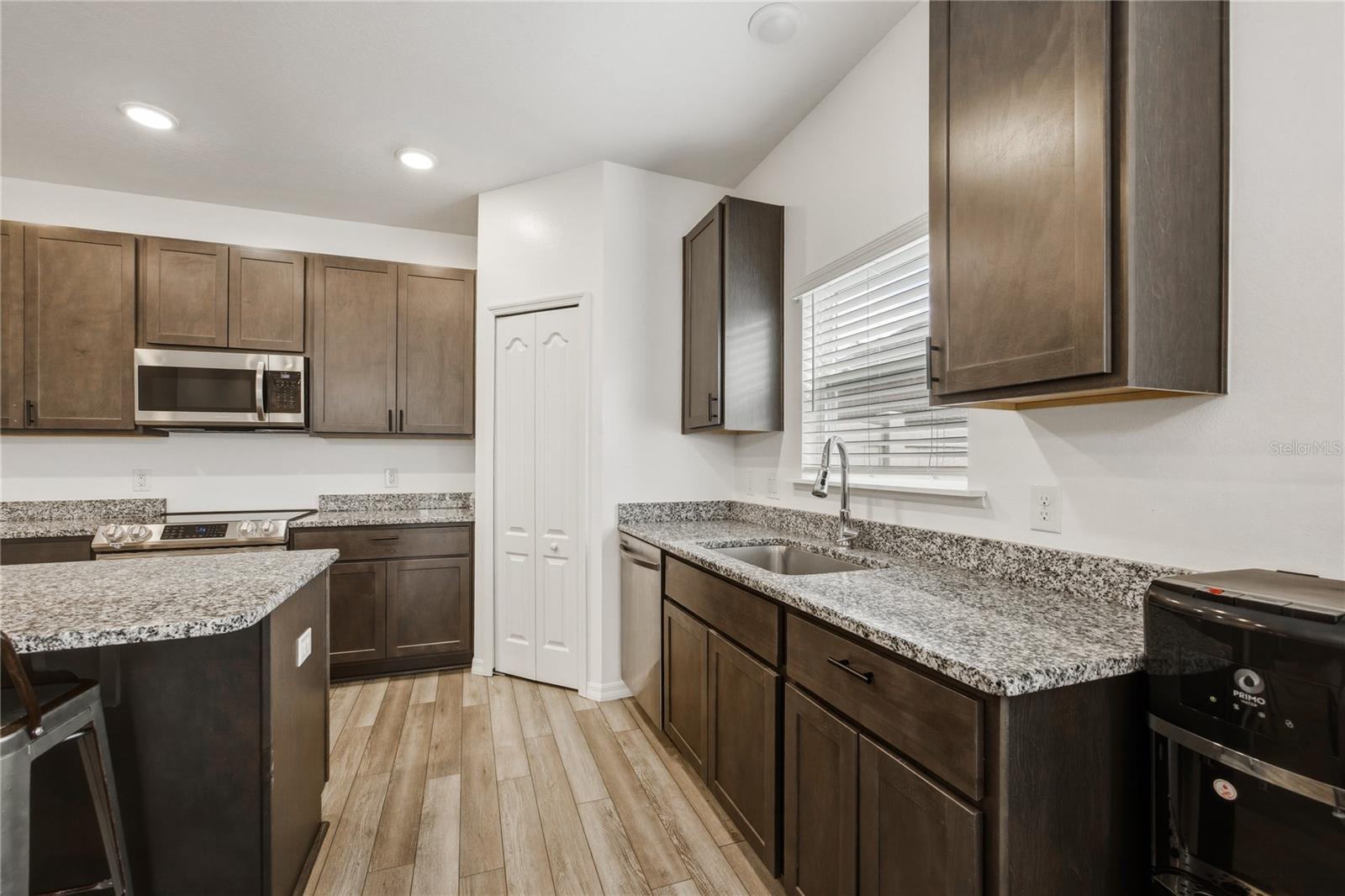 670 NW 243RD TER, NEWBERRY, FL, 32669
