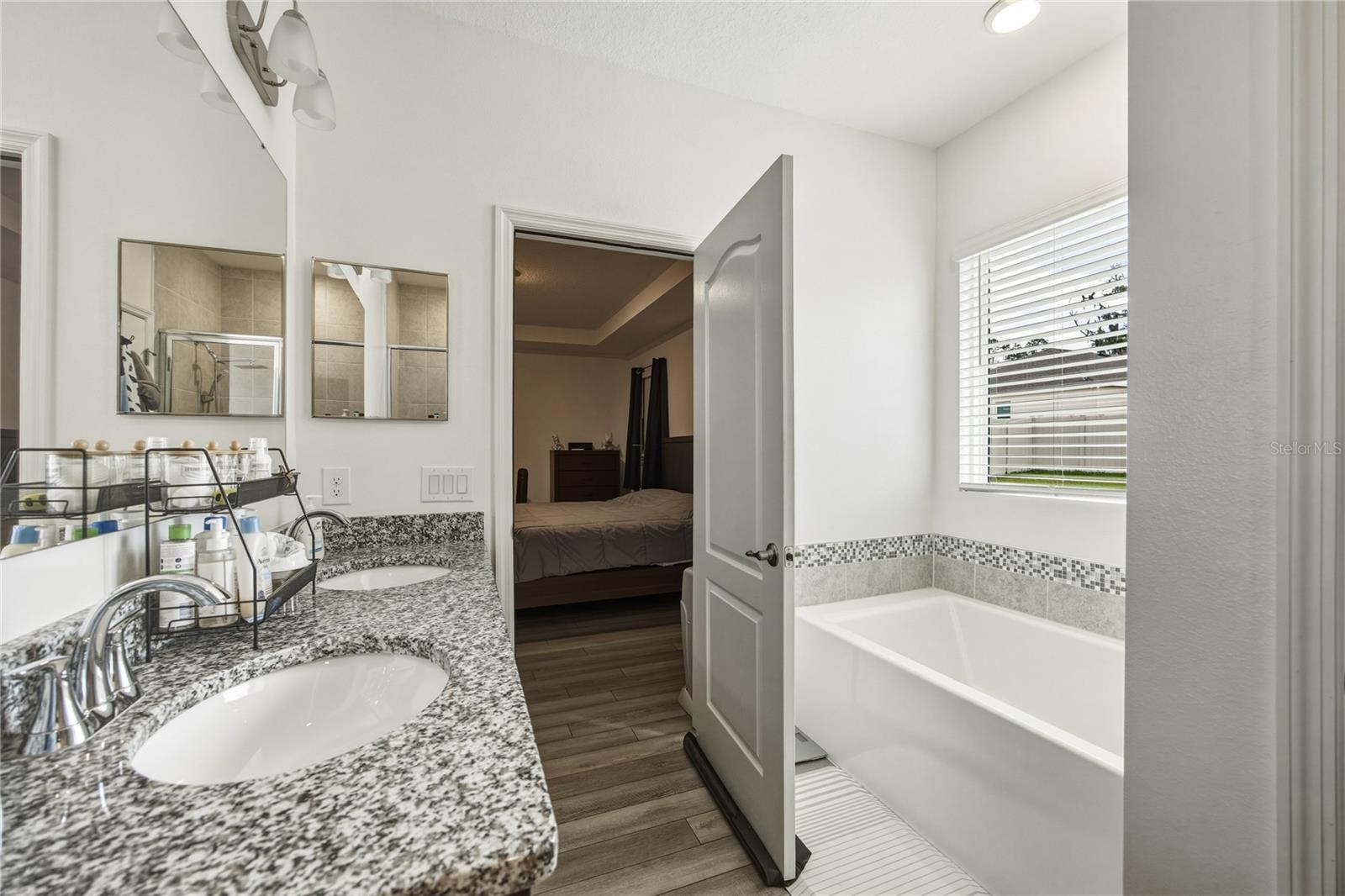 670 NW 243RD TER, NEWBERRY, FL, 32669