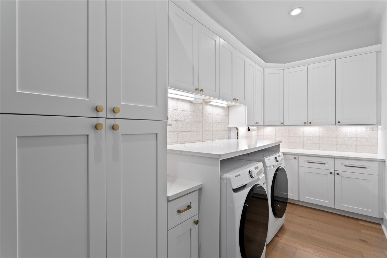 2503 N GLENWOOD DR, TAMPA, FL, 33602