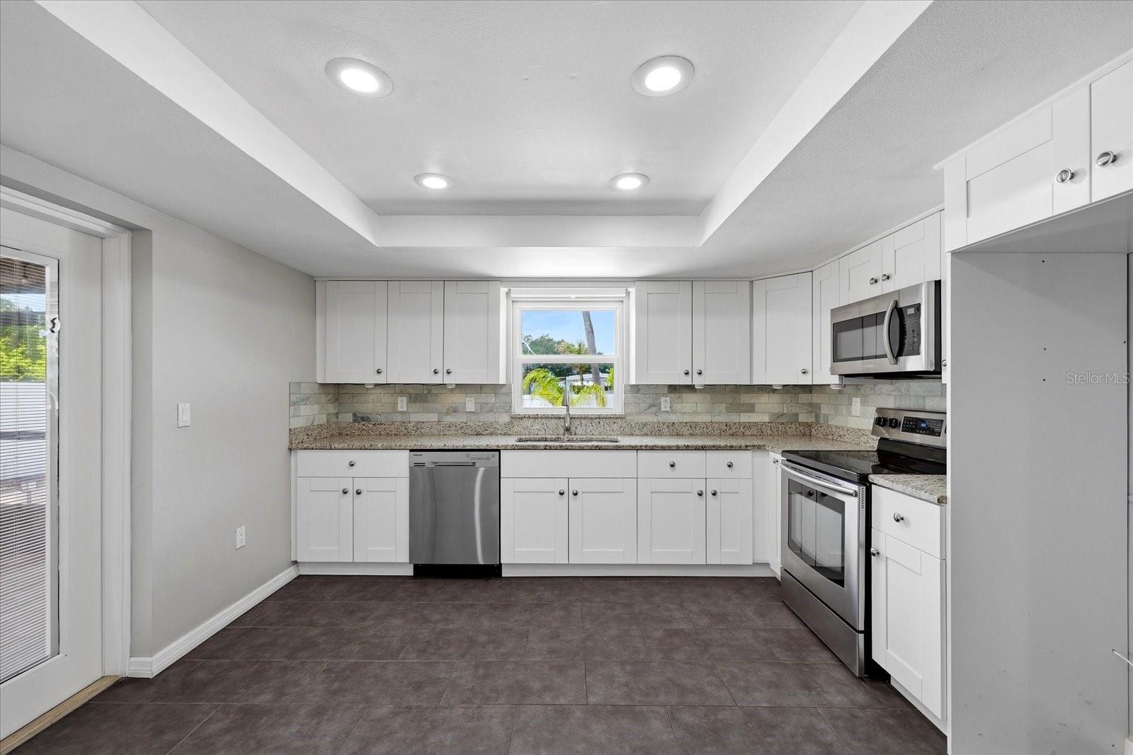 12836 PINEWAY DR, LARGO, FL, 33773