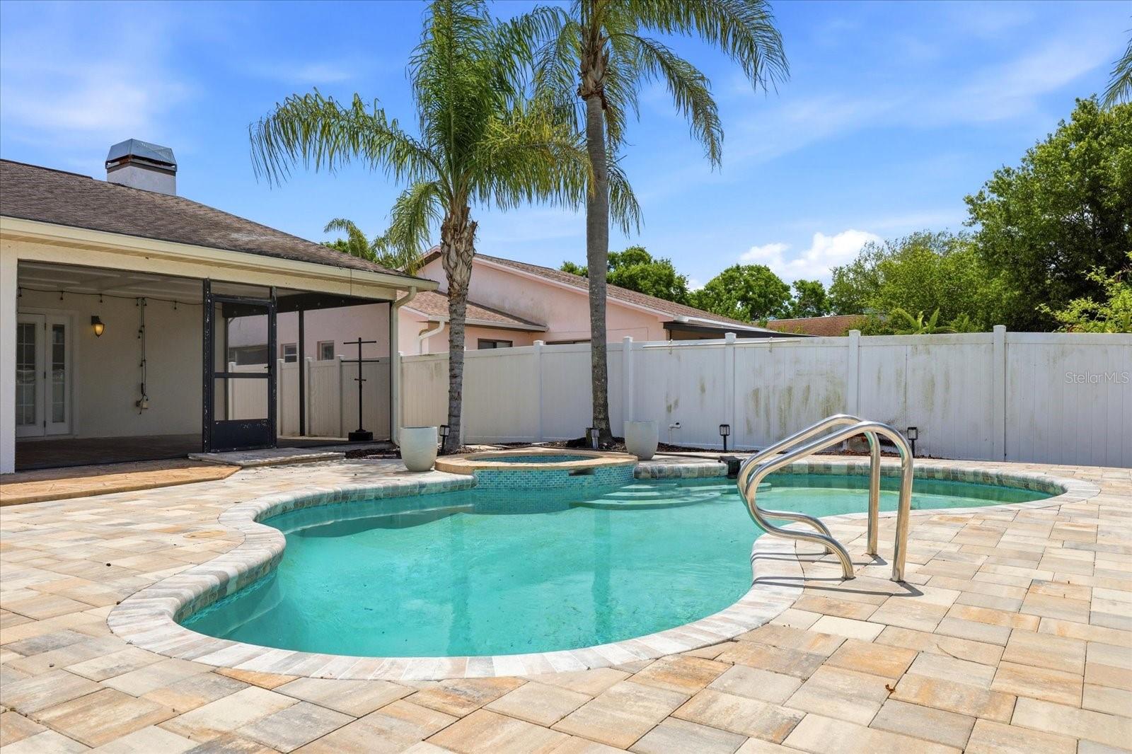 12836 PINEWAY DR, LARGO, FL, 33773