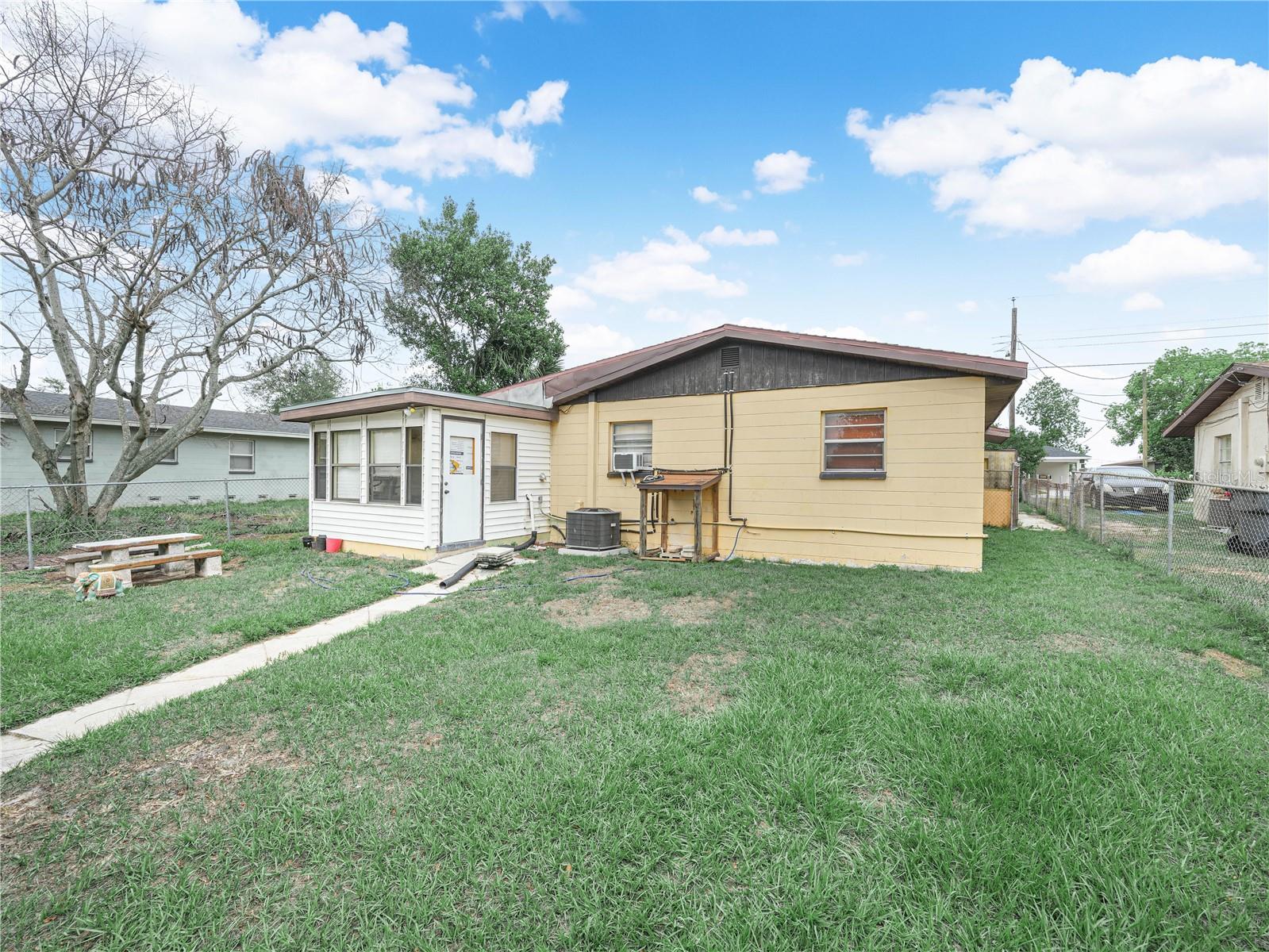 129 W NORTHSIDE DR, LAKE WALES, FL, 33853