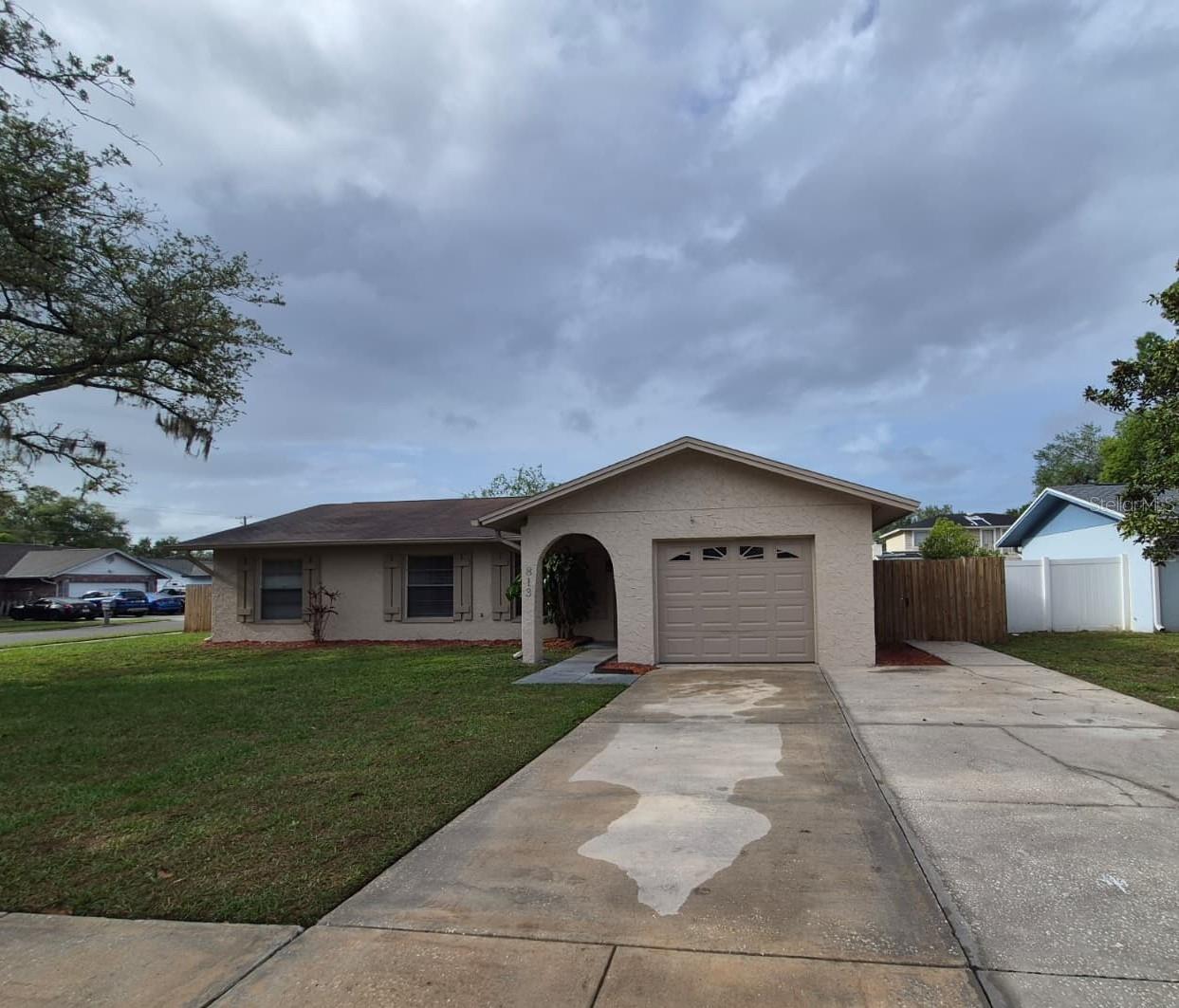 813 SENATE CT, TAMPA, FL, 33613