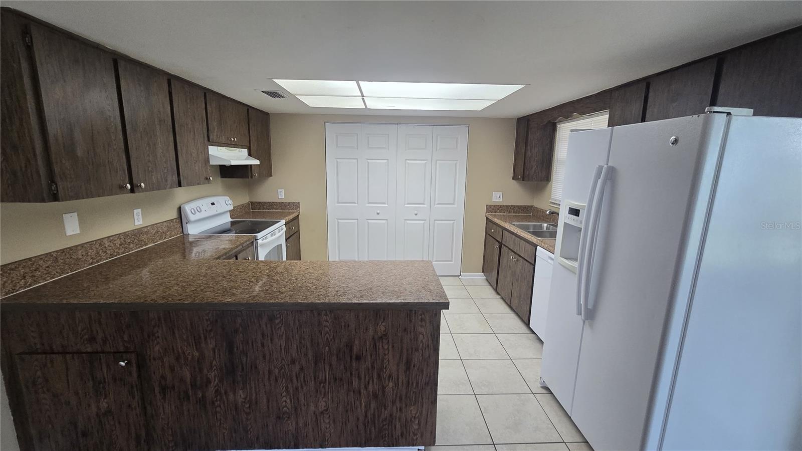 813 SENATE CT, TAMPA, FL, 33613