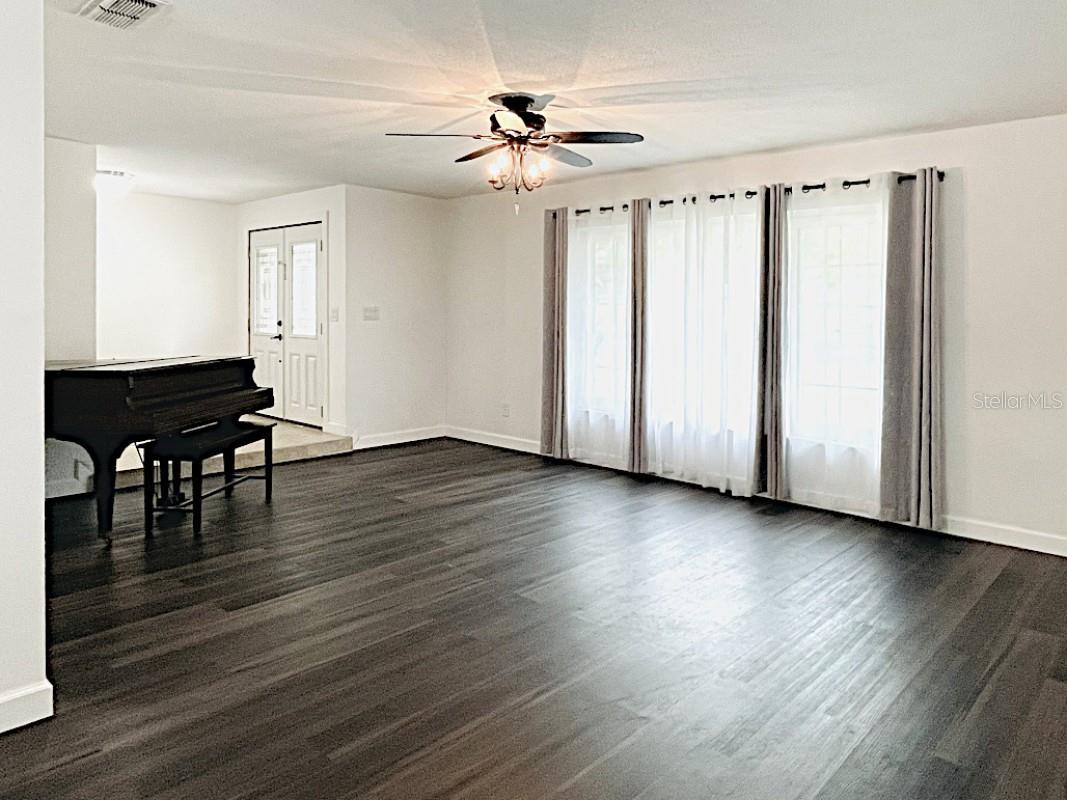 2102 WINNEBAGO TRL, FERN PARK, FL, 32730