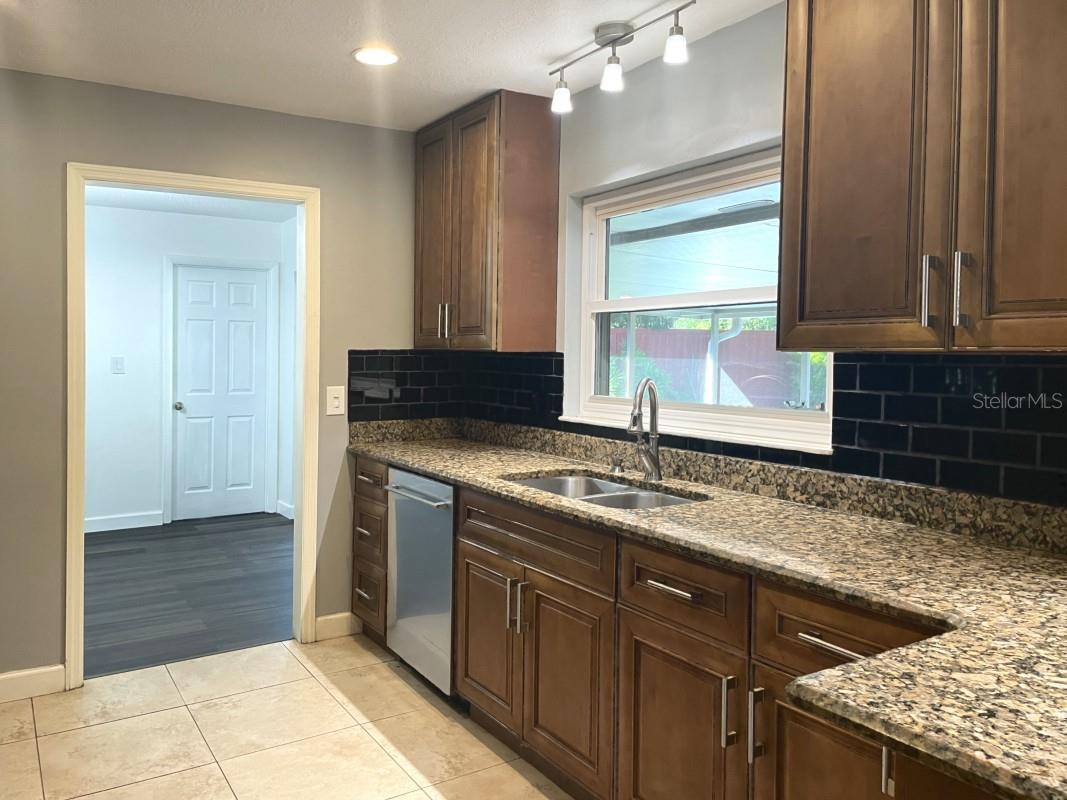 2102 WINNEBAGO TRL, FERN PARK, FL, 32730