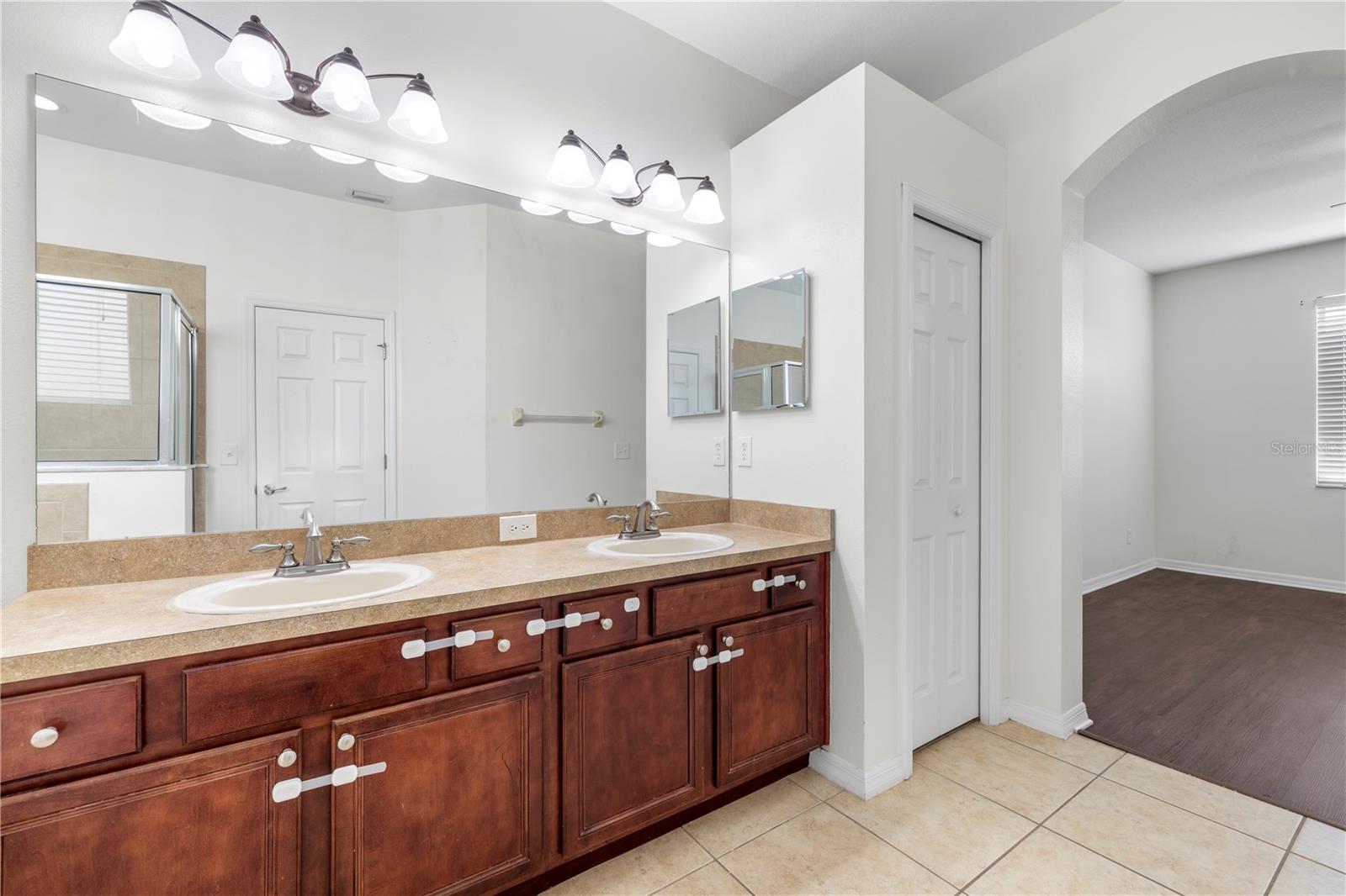 10913 OBSERVATORY WAY, TAMPA, FL, 33647