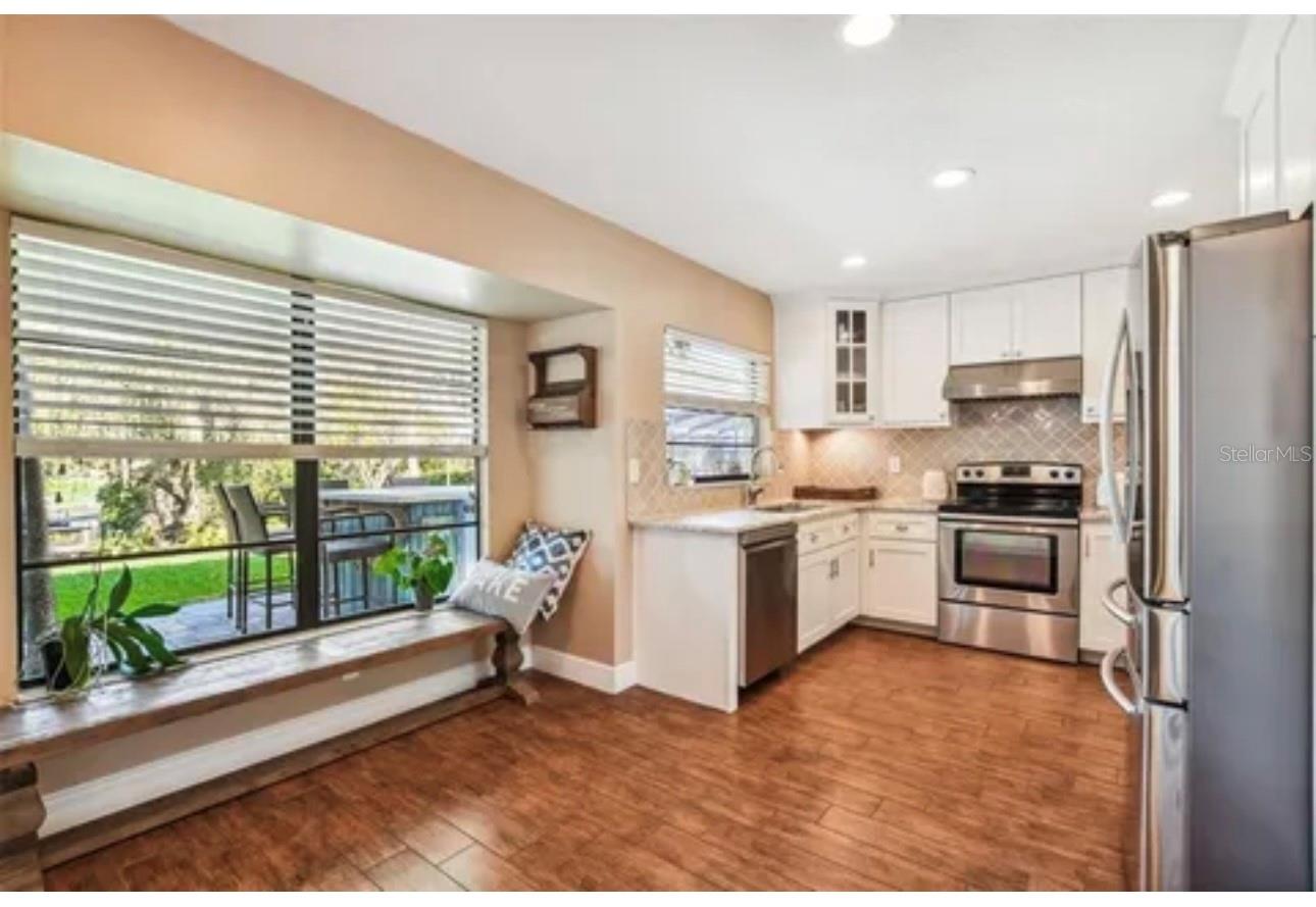 1326 CORNER OAKS DR, BRANDON, FL, 33510