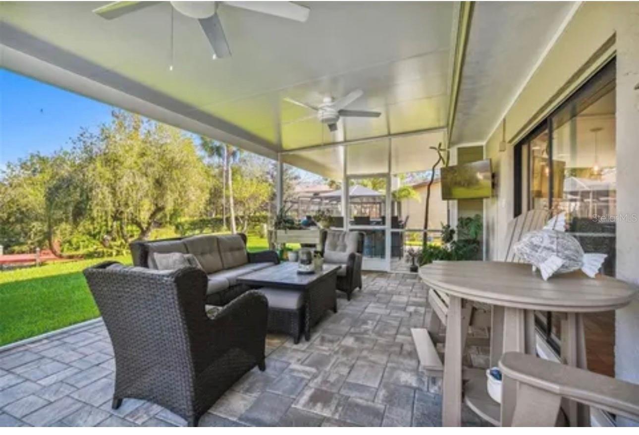 1326 CORNER OAKS DR, BRANDON, FL, 33510