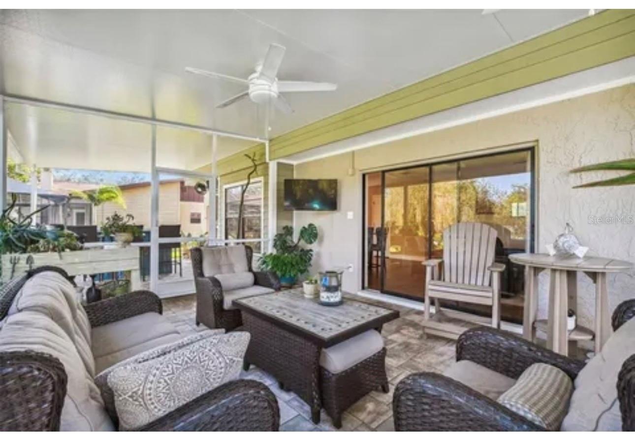 1326 CORNER OAKS DR, BRANDON, FL, 33510