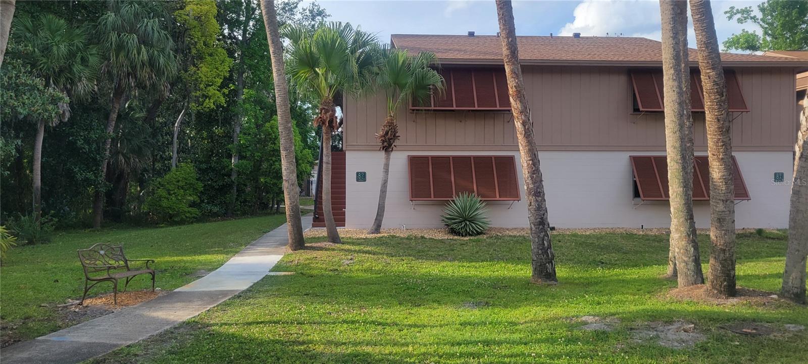 100 SWEETGUM WOODS CT #8D, DELTONA, FL, 32725