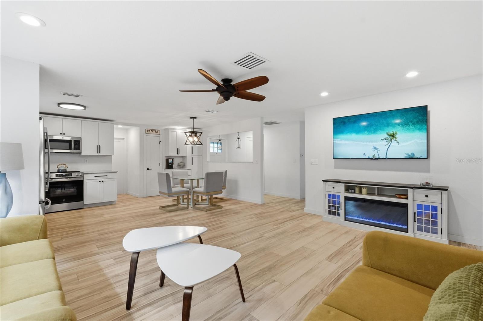 811 MICHIGAN BLVD, DUNEDIN, FL, 34698