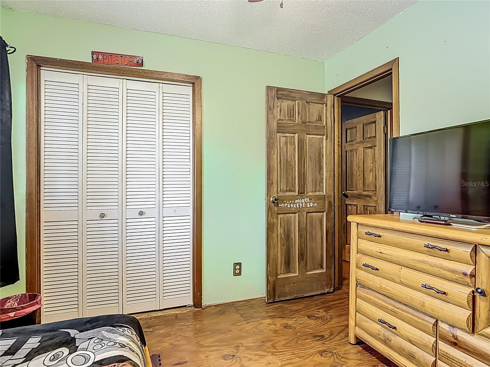 24046 BOBCAT RD, ASTOR, FL, 32102