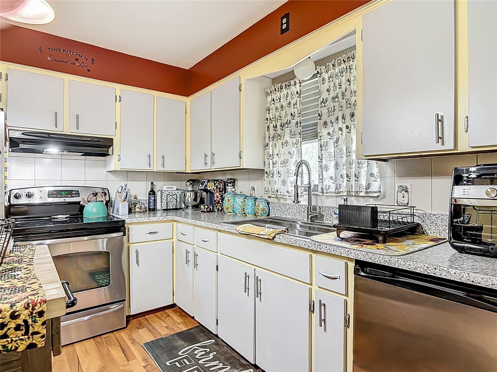 24046 BOBCAT RD, ASTOR, FL, 32102