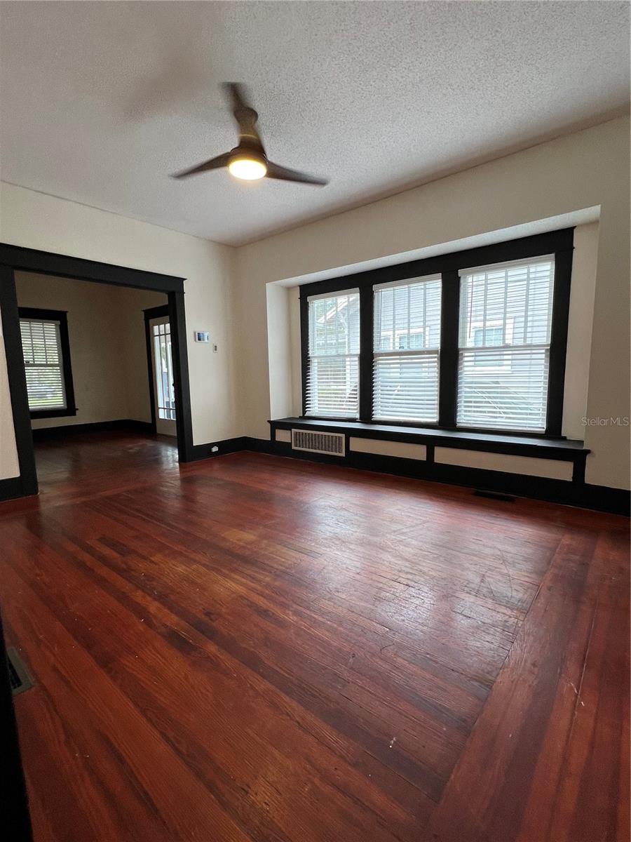 505 WASHINGTON AVE, EUSTIS, FL, 32726