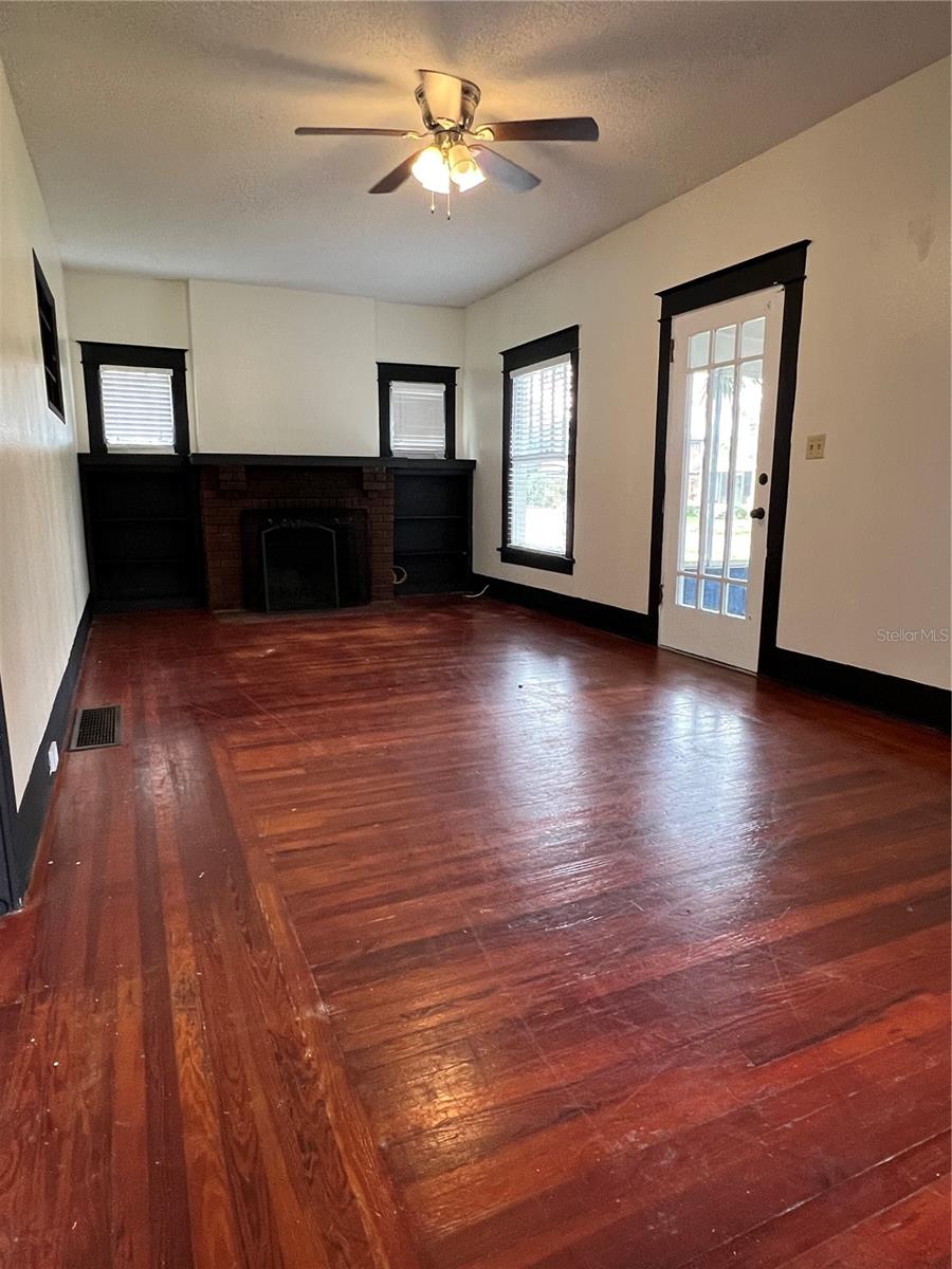 505 WASHINGTON AVE, EUSTIS, FL, 32726