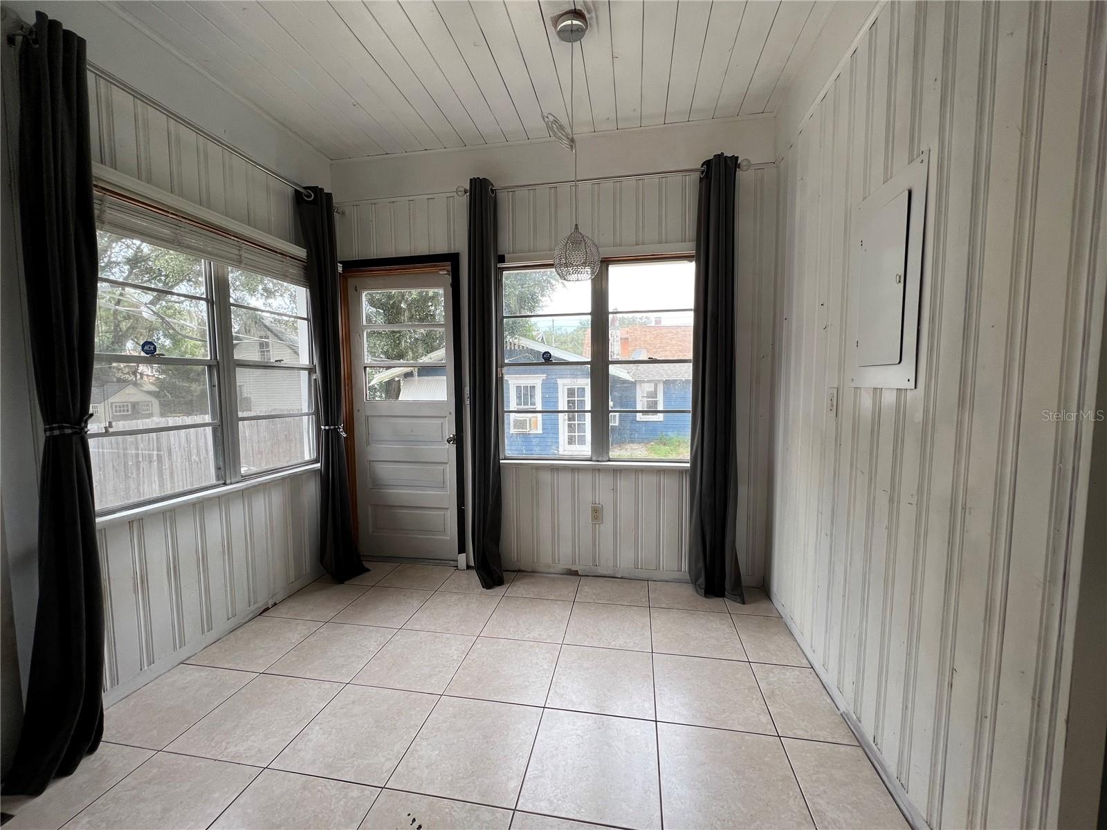 505 WASHINGTON AVE, EUSTIS, FL, 32726