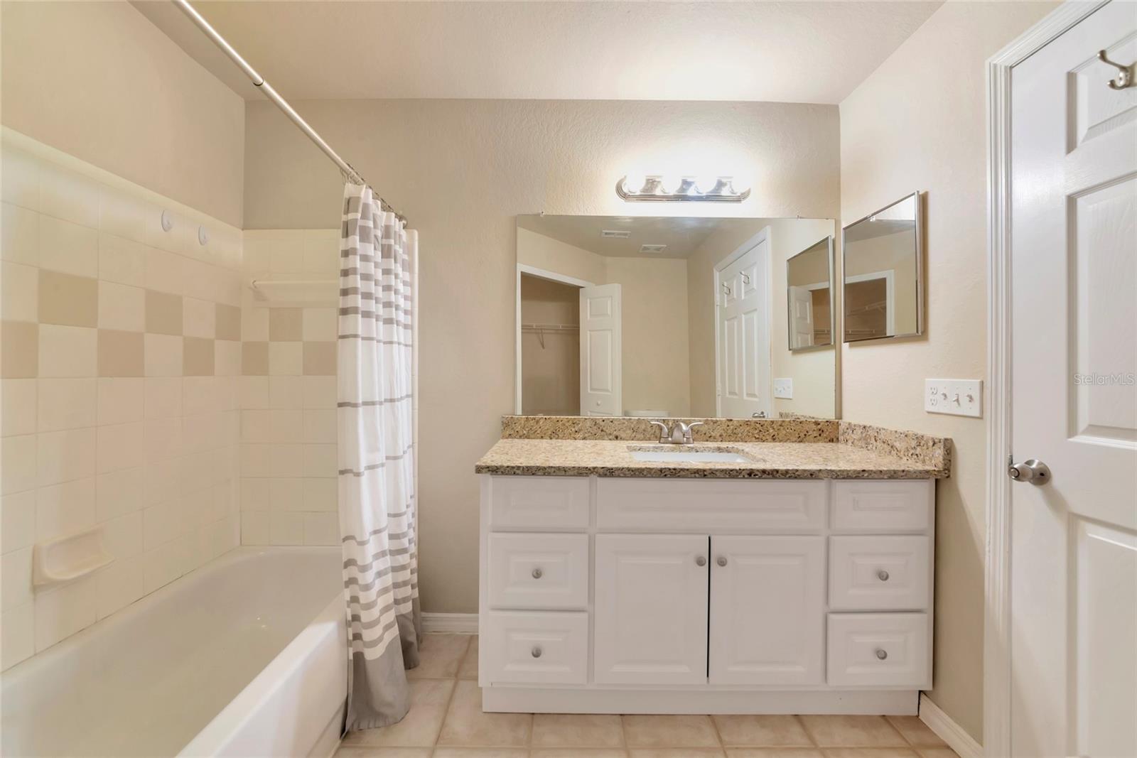 5560 ROSEHILL RD #201, SARASOTA, FL, 34233