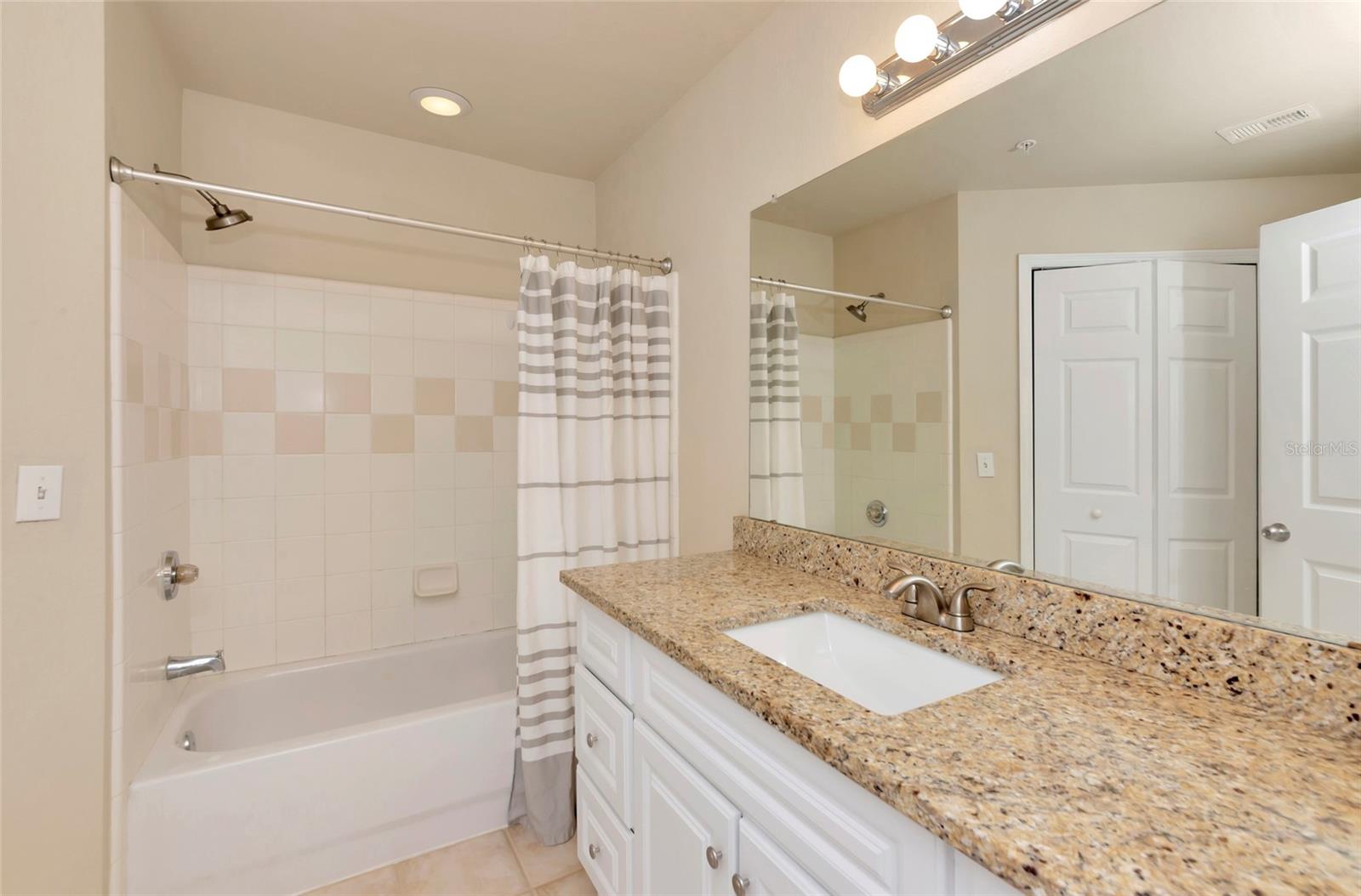 5560 ROSEHILL RD #201, SARASOTA, FL, 34233