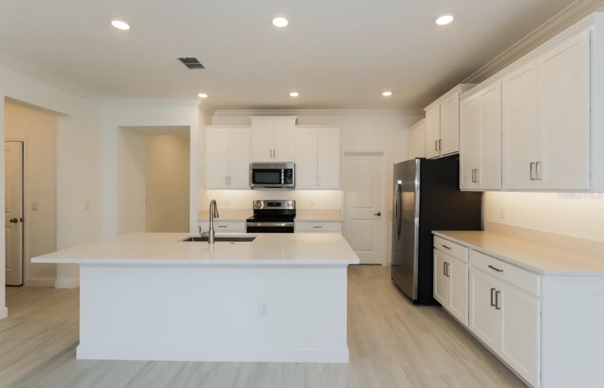1250 SPINNAKER DR, LAKELAND, FL, 33805