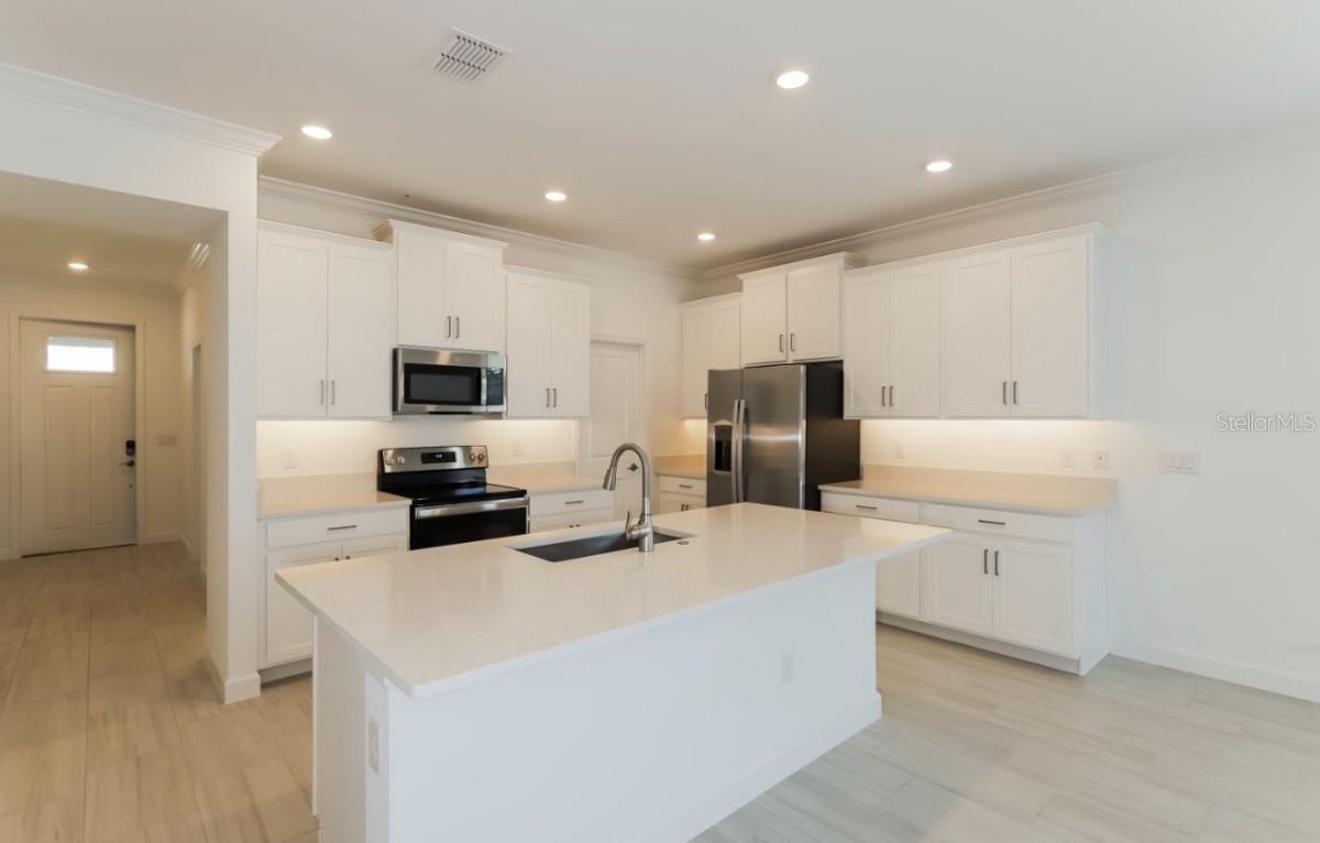 1250 SPINNAKER DR, LAKELAND, FL, 33805