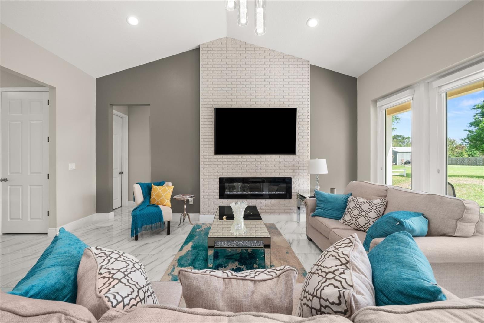 2009 FLOWER TER, SEBRING, FL, 33875