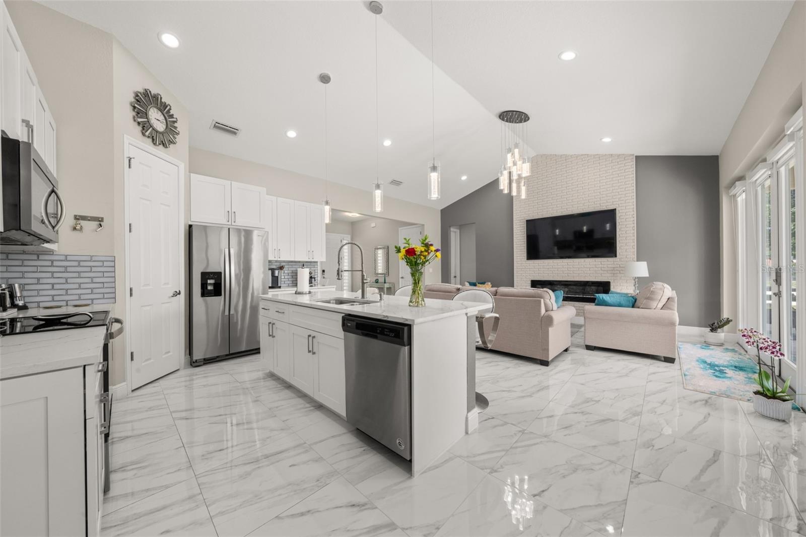 2009 FLOWER TER, SEBRING, FL, 33875