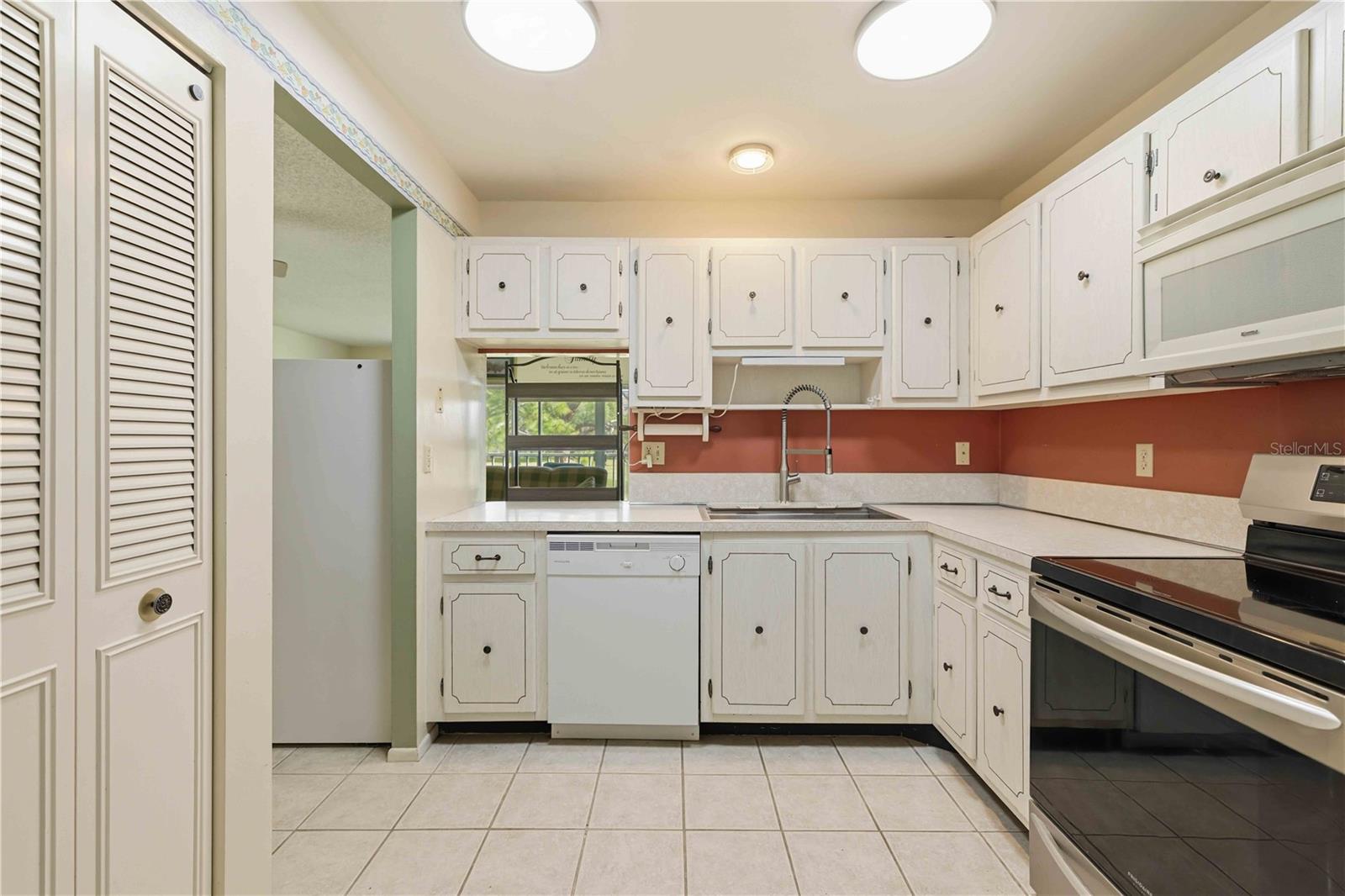 3680 IRONWOOD CIR #202L, BRADENTON, FL, 34209