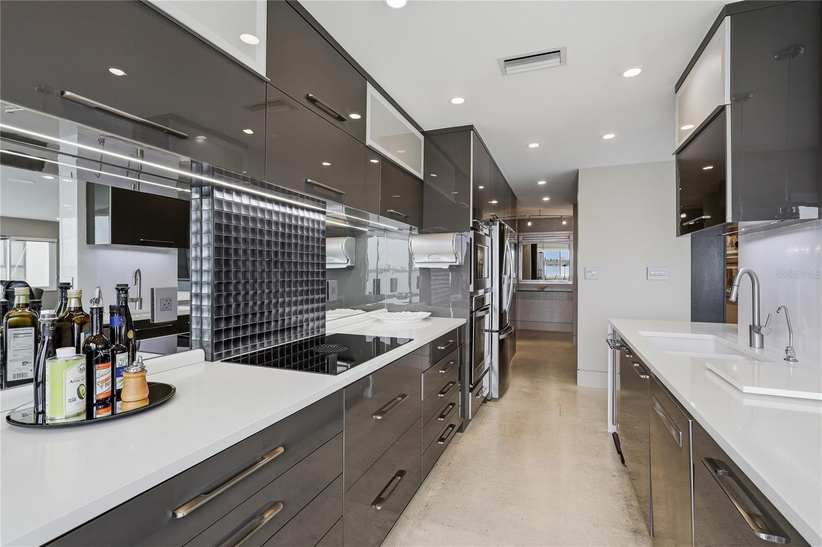 350 GOLDEN GATE PT #51, SARASOTA, FL, 34236