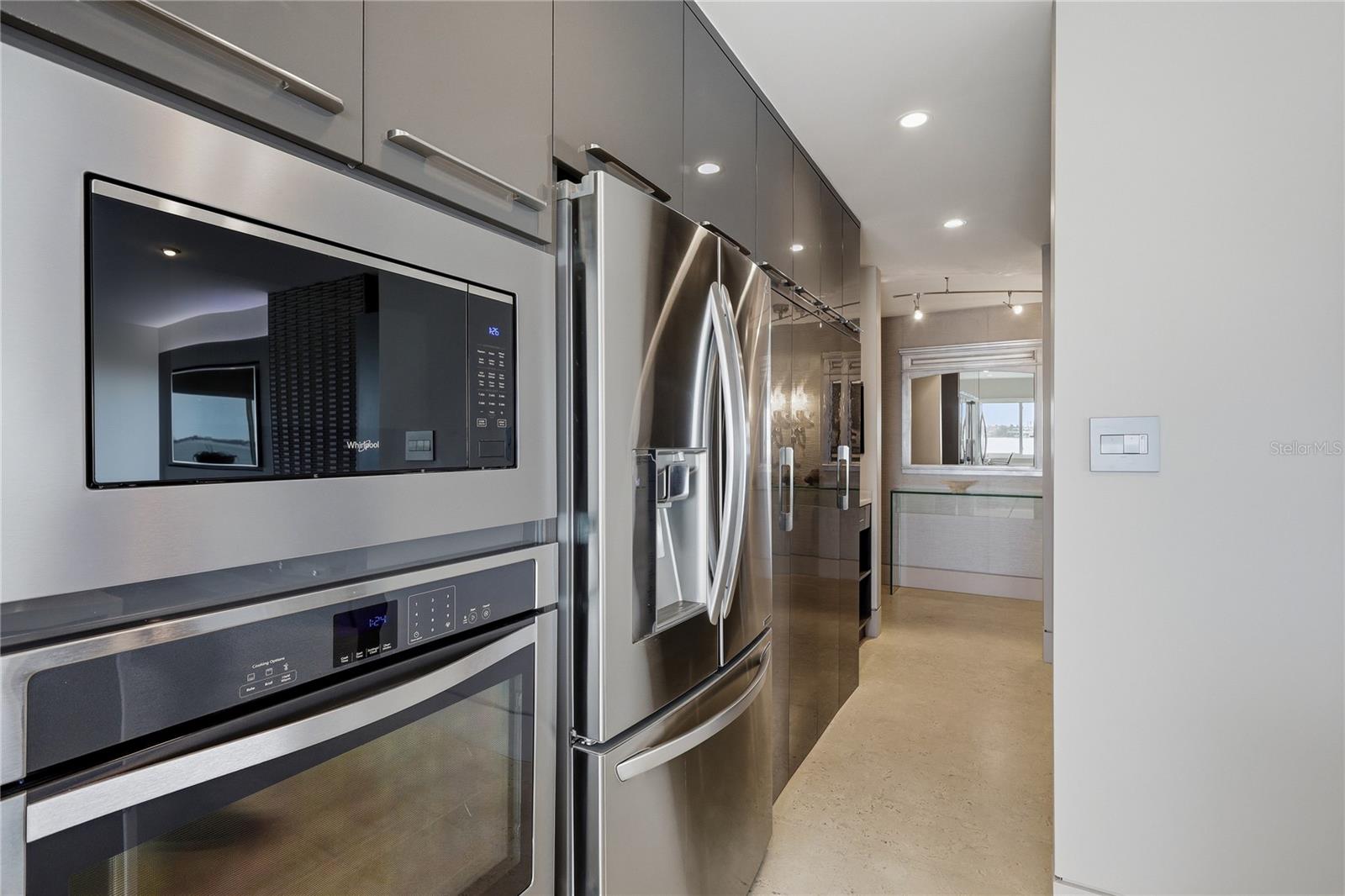 350 GOLDEN GATE PT #51, SARASOTA, FL, 34236