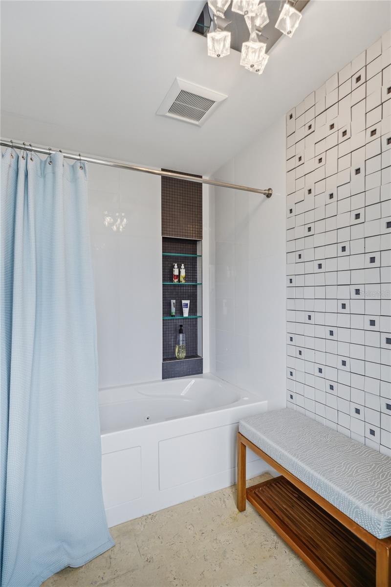 350 GOLDEN GATE PT #51, SARASOTA, FL, 34236