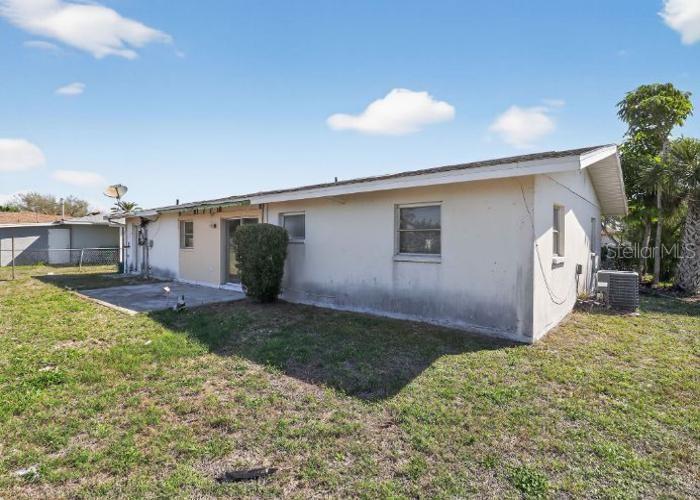 462 RIDGEWOOD ST NW, PORT CHARLOTTE, FL, 33952