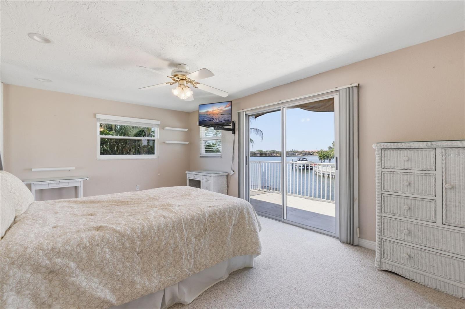 3876 SHORE ACRES BLVD NE, ST PETERSBURG, FL, 33703