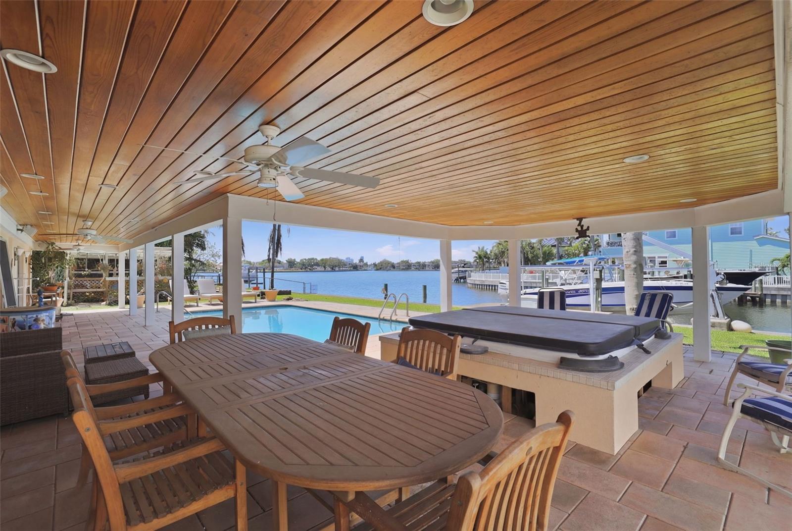 3876 SHORE ACRES BLVD NE, ST PETERSBURG, FL, 33703