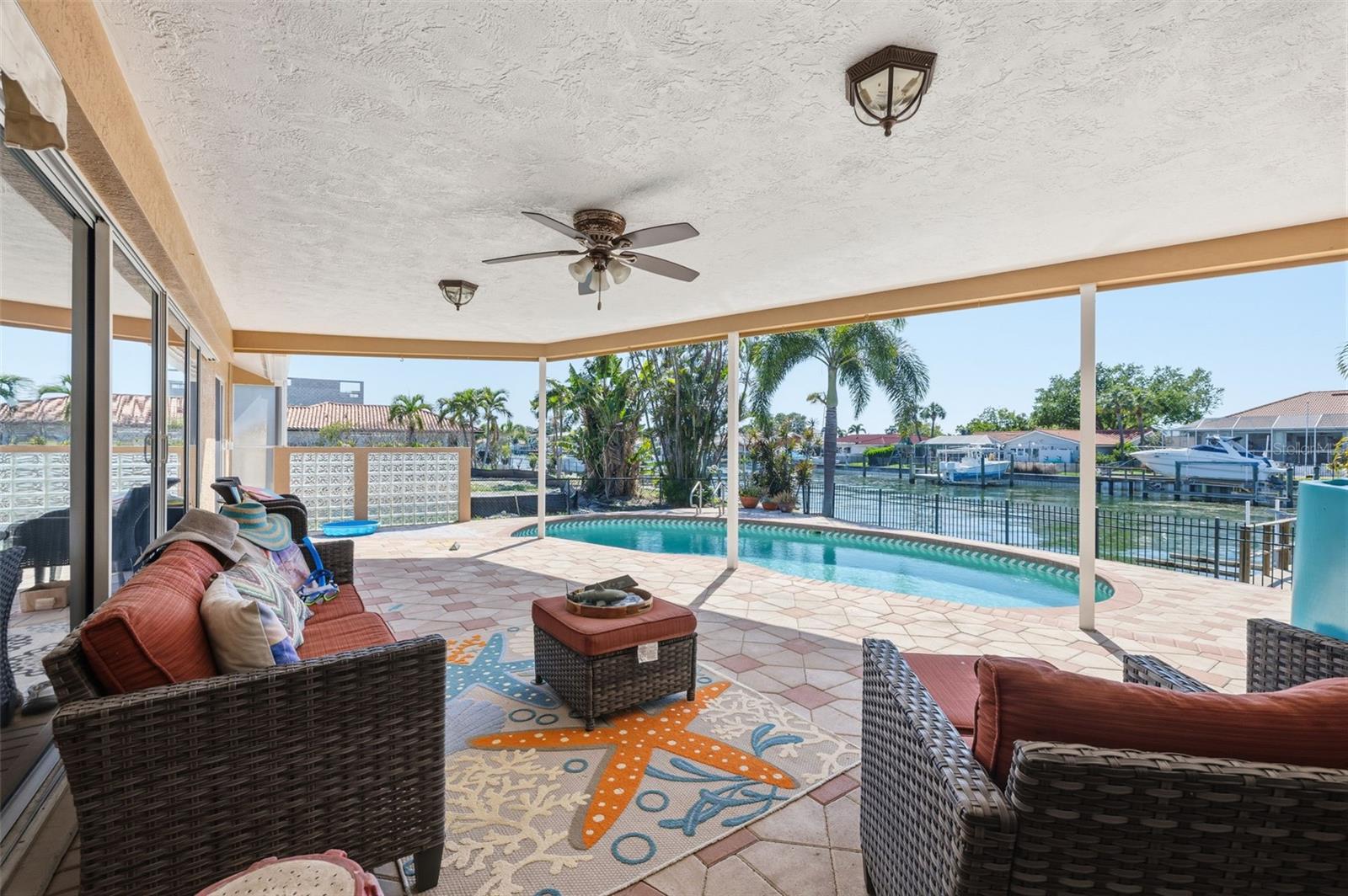 1997 HAWAII AVE NE, ST PETERSBURG, FL, 33703