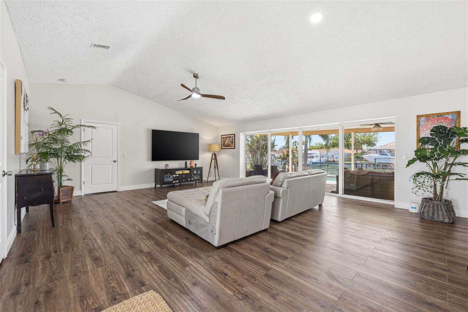 1997 HAWAII AVE NE, ST PETERSBURG, FL, 33703